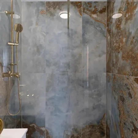 Golden - Premium At Old Town *