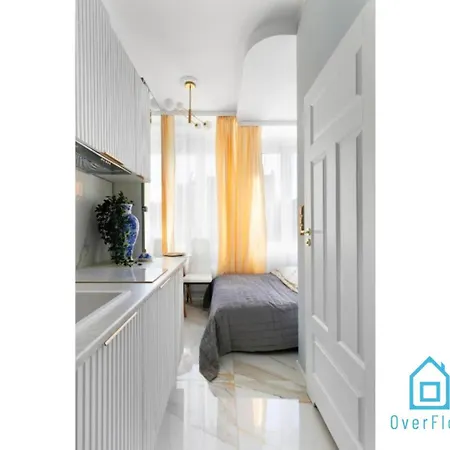 Golden - Premium At Old Town