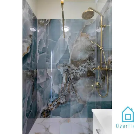 Golden - Premium At Old Town *