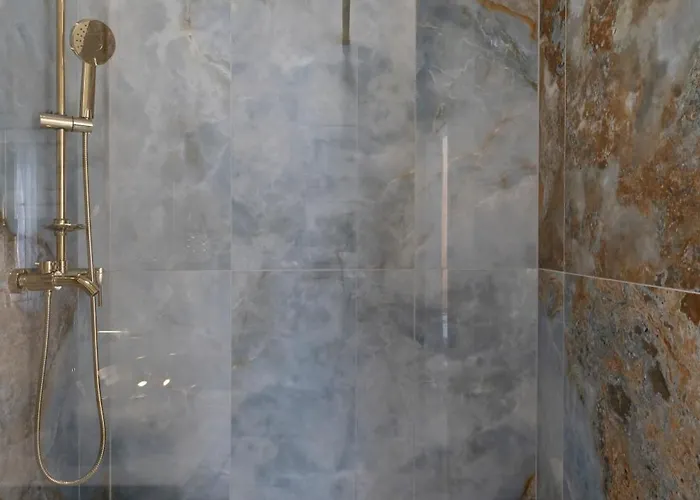 Golden - Premium At Old Town *