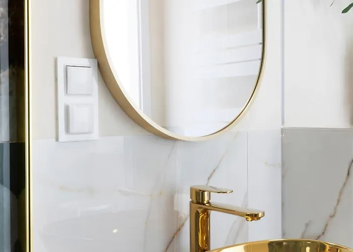 Golden - Premium At Old Town Apartman